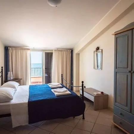 Bed & Breakfast La Sirena Santa Teresa Di Riva