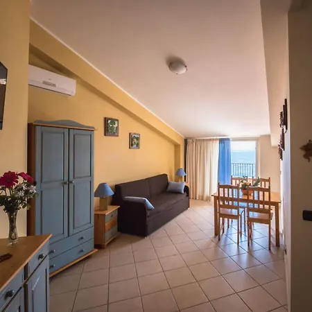 La Sirena 3* Santa Teresa Di Riva