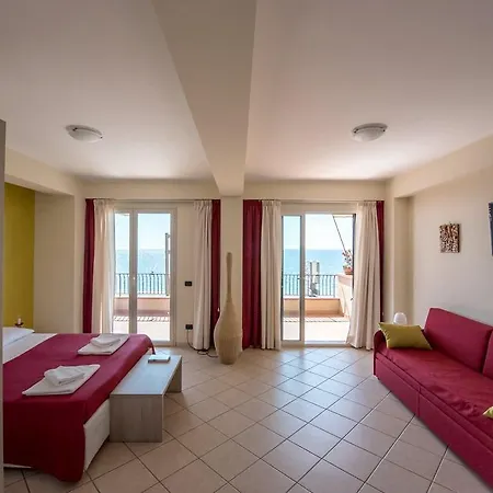 Bed & Breakfast La Sirena Santa Teresa Di Riva