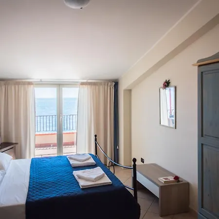 La Sirena Bed & Breakfast 3*