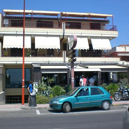 La Sirena Santa Teresa Di Riva