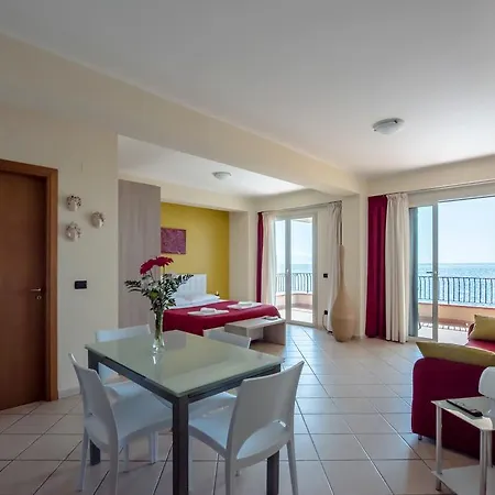 Bed & Breakfast La Sirena Santa Teresa Di Riva